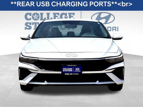 Used 2025 Hyundai Elantra SE w/ Cargo Package image 10