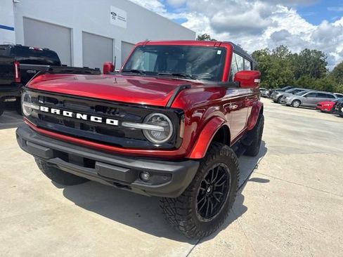 Used 2023 Ford Bronco Outer Banks AWD/4WD image 2