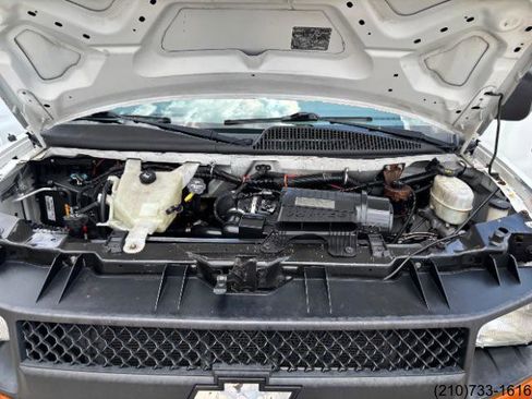 Used 2016 Chevrolet Express 3500 Extended RWD image 10