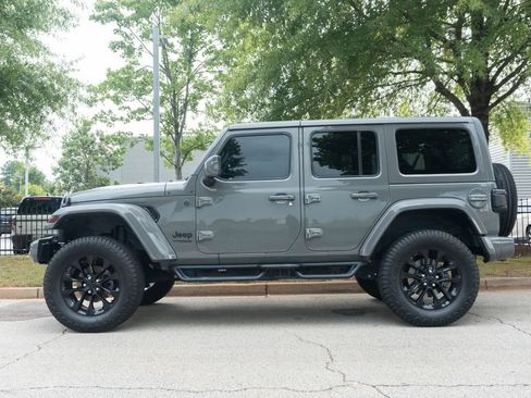 Used 2022 Jeep Wrangler Unlimited Sahara AWD/4WD image 11