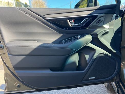 Used 2020 Subaru Outback Limited image 11