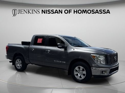 Used 2019 Nissan Titan SV AWD/4WD image 1