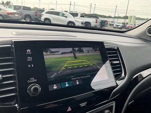 Used 2020 Honda Pilot Touring image 21