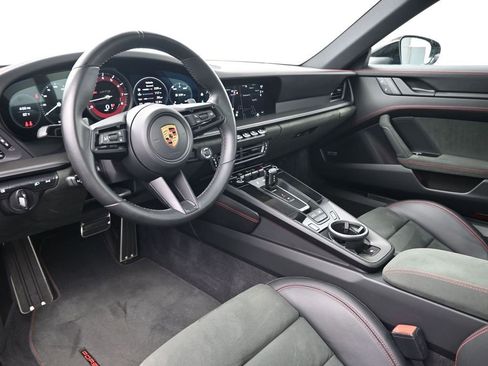 Used 2022 Porsche 911 Carrera GTS image 4