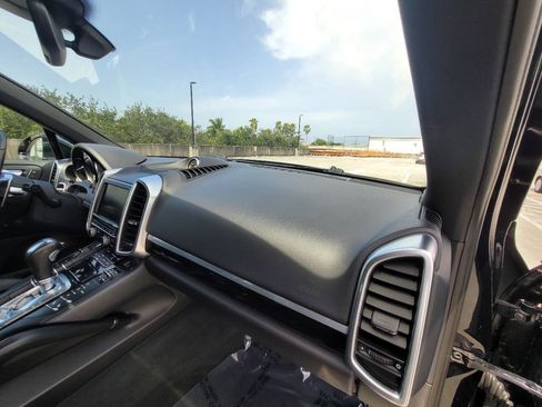 Used 2016 Porsche Cayenne S w/ Premium Plus Package AWD/4WD image 23