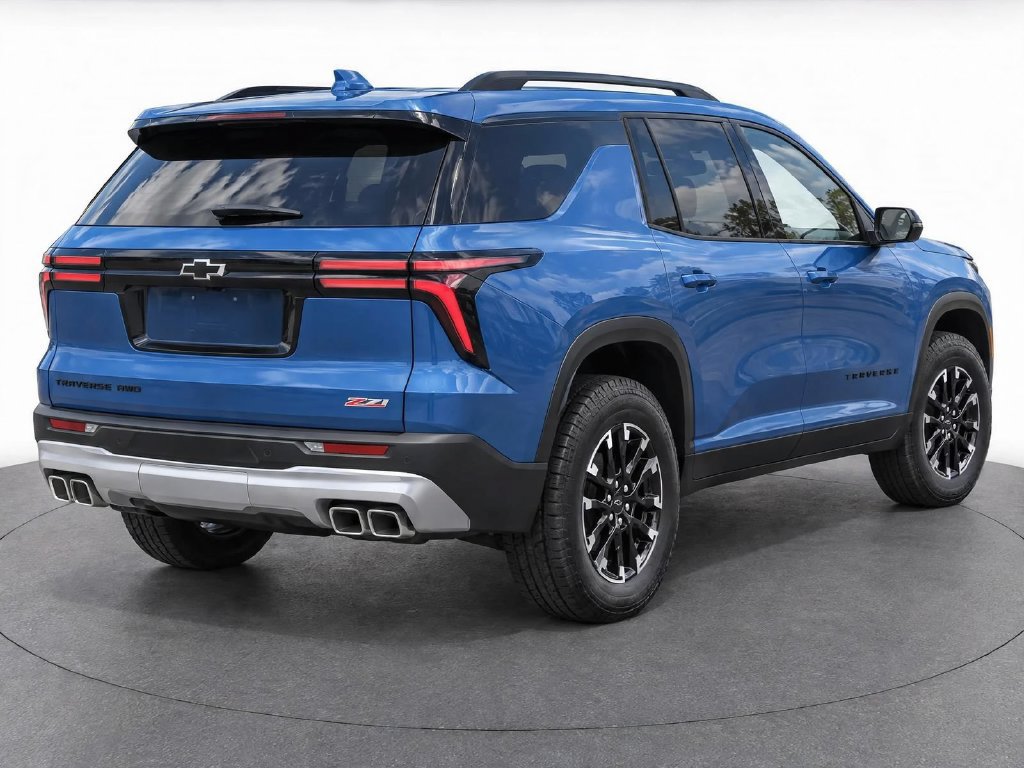 Used 2024 Chevrolet Traverse Z71 w/ LPO, Floor Liner Package AWD/4WD image 6