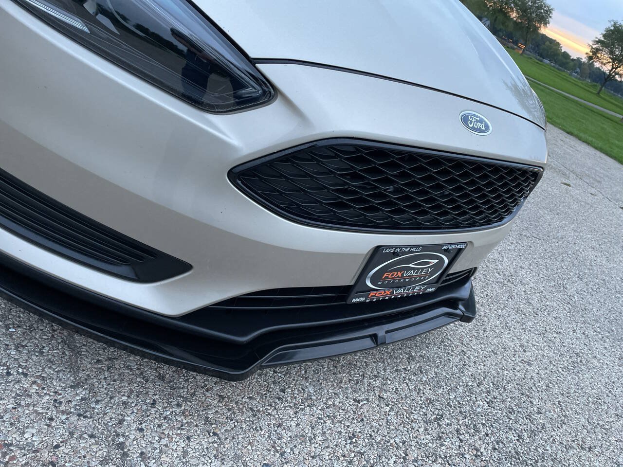 Used 2018 Ford Focus SE w/ Cold Weather Package FWD image 4