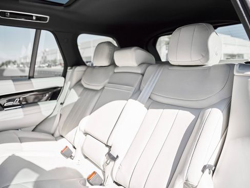 Used 2023 Land Rover Range Rover SE image 42