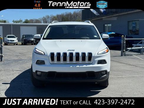 Used 2018 Jeep Cherokee Latitude Plus w/ Cold Weather Group image 2