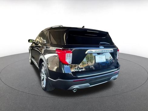 Used 2023 Ford Explorer Limited image 7