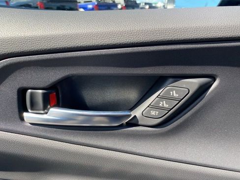 New 2025 Toyota Prius Plug-In Hybrid image 25