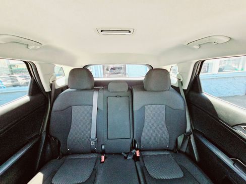 Used 2023 Kia Sportage LX image 31