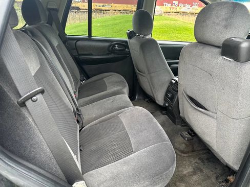 Used 2008 Chevrolet TrailBlazer LT w/ Sun And Sound Package AWD/4WD image 7