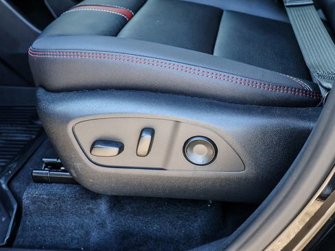 New 2026 Chevrolet Traverse RS w/ LPO, Floor Liner Package FWD image 32
