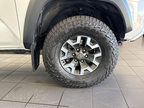 Used 2019 Toyota Tacoma TRD Off-Road image 54