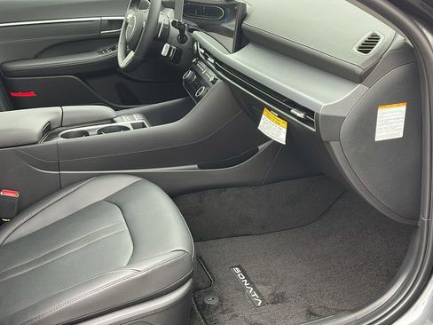 New 2025 Hyundai Sonata Limited image 33