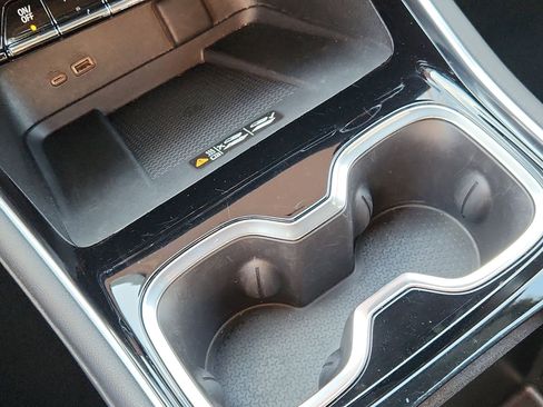 Used 2024 Chevrolet Traverse LT image 22