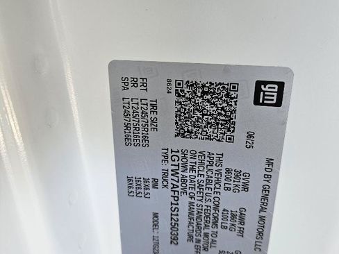 Used 2025 GMC Savana 2500 w/ Driver Convenience Package RWD image 12