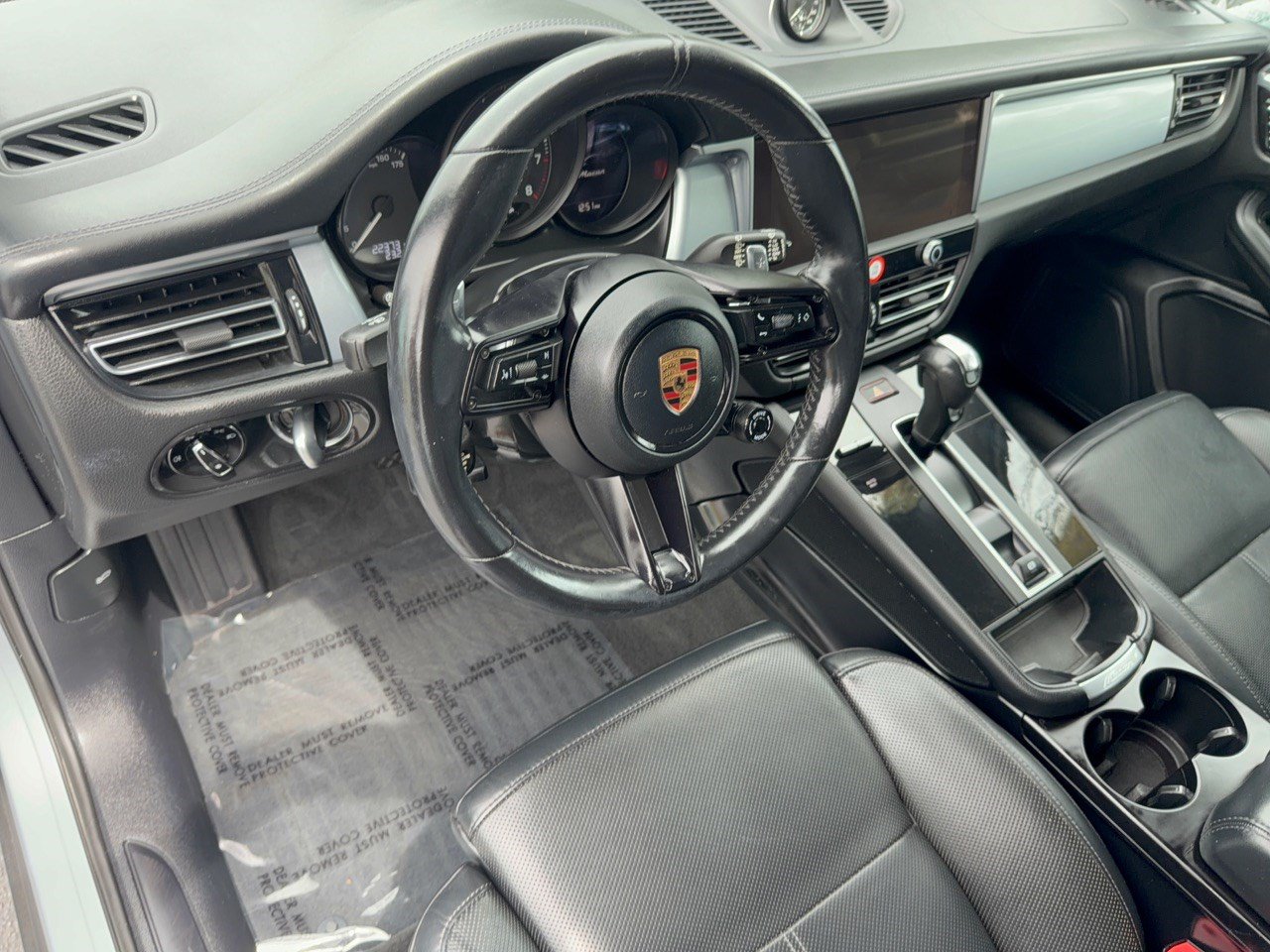 Used 2023 Porsche Macan AWD/4WD image 4