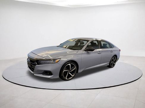 Used 2022 Honda Accord Sport image 3