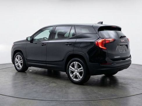 Used 2024 GMC Terrain SLE FWD image 6