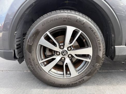 Used 2018 Toyota RAV4 XLE FWD image 33