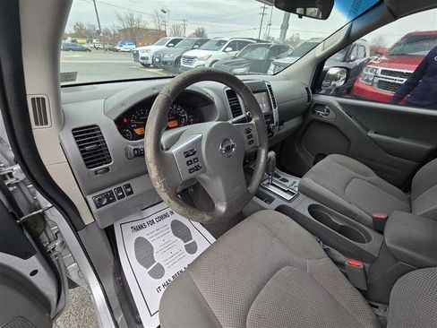 Used 2019 Nissan Frontier SV image 18