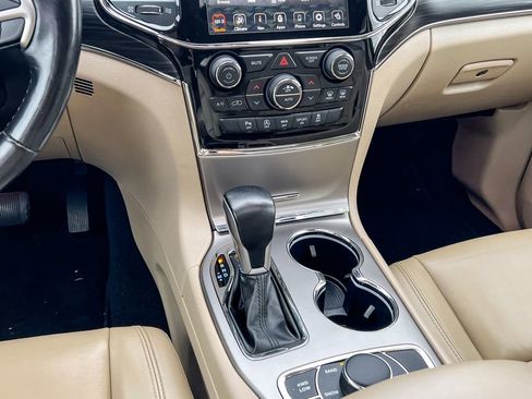 Used 2021 Jeep Grand Cherokee Limited w/ Premium Lighting Group image 16