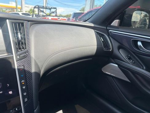 Used 2017 INFINITI Q60 Red Sport 400 RWD image 29