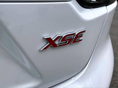 Used 2022 Toyota Corolla XSE image 9