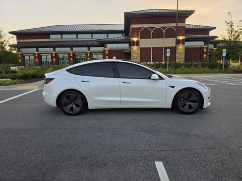 Used 2021 Tesla Model 3 Standard Range Plus RWD image 5