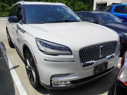 Used 2021 Lincoln Aviator Reserve w/ Equipment Group 201A RWD image 2