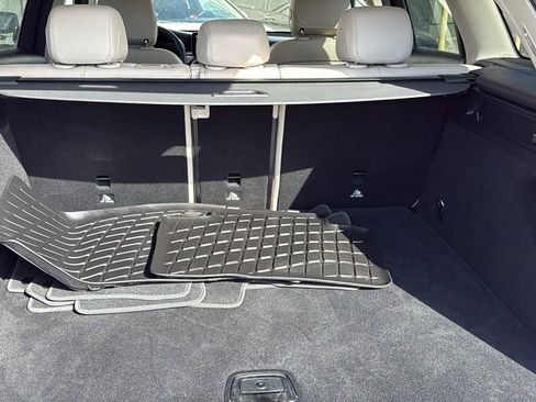 Used 2022 Mercedes-Benz GLC 300 4MATIC w/ Premium Package Lite image 19