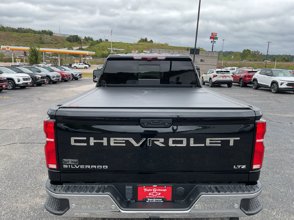 Used 2024 Chevrolet Silverado 2500 LTZ w/ LTZ Convenience Package AWD/4WD image 8