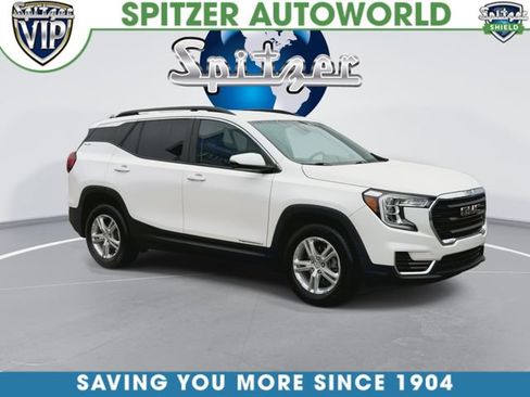 Certified 2022 GMC Terrain SLE w/ Driver Convenience Package image 3