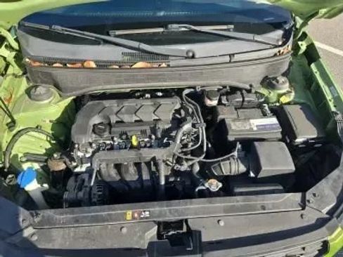 Used 2021 Hyundai Venue SE FWD image 11