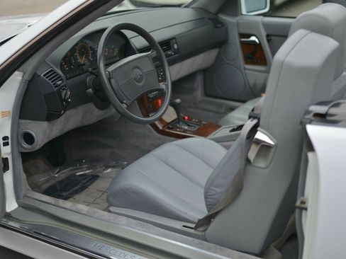 Used 1991 Mercedes-Benz 300 SL image 10