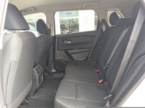 Used 2024 Nissan Rogue S image 15