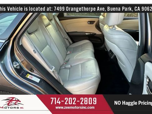 Used 2013 Toyota Avalon Limited w/ Technology Pkg FWD image 22