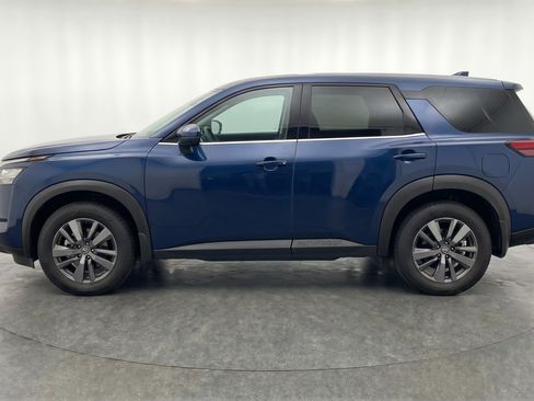 Used 2025 Nissan Pathfinder SV image 5