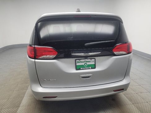 Used 2024 Chrysler Voyager LX FWD image 6