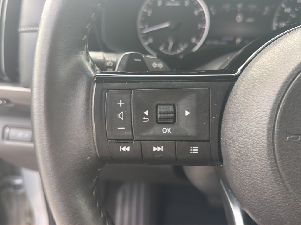 Certified 2025 Nissan Pathfinder SL FWD image 37