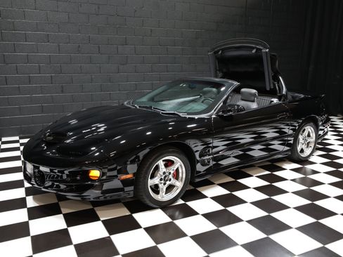 Used 1999 Pontiac Firebird Trans Am RWD image 11