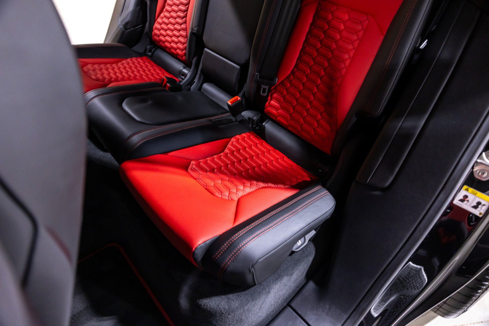 Used 2020 Lamborghini Urus AWD/4WD image 36