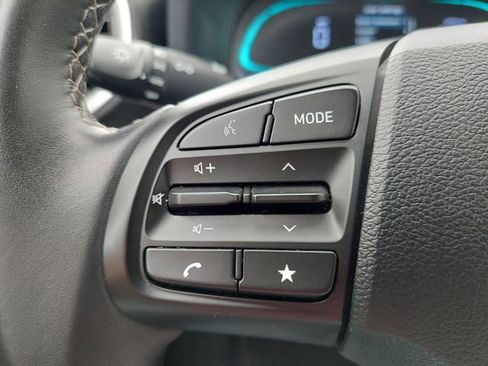 Used 2025 Hyundai Venue SEL FWD image 31