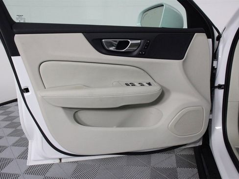 Certified 2025 Volvo V60 B5 Cross Country Plus image 17