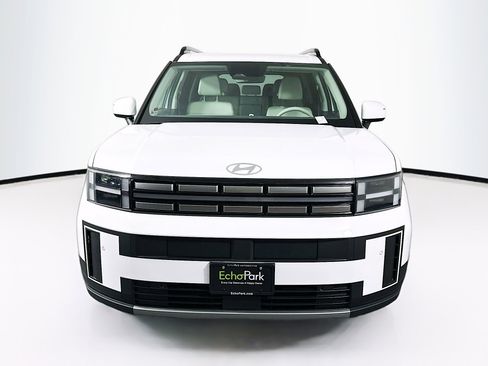 Used 2025 Hyundai Santa Fe SEL image 2