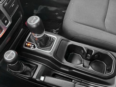 Used 2020 Jeep Wrangler Sport AWD/4WD image 15