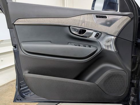 Used 2024 Volvo XC90 T8 Ultimate image 13