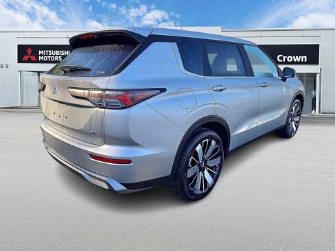 New 2025 Mitsubishi Outlander SE AWD/4WD image 4
